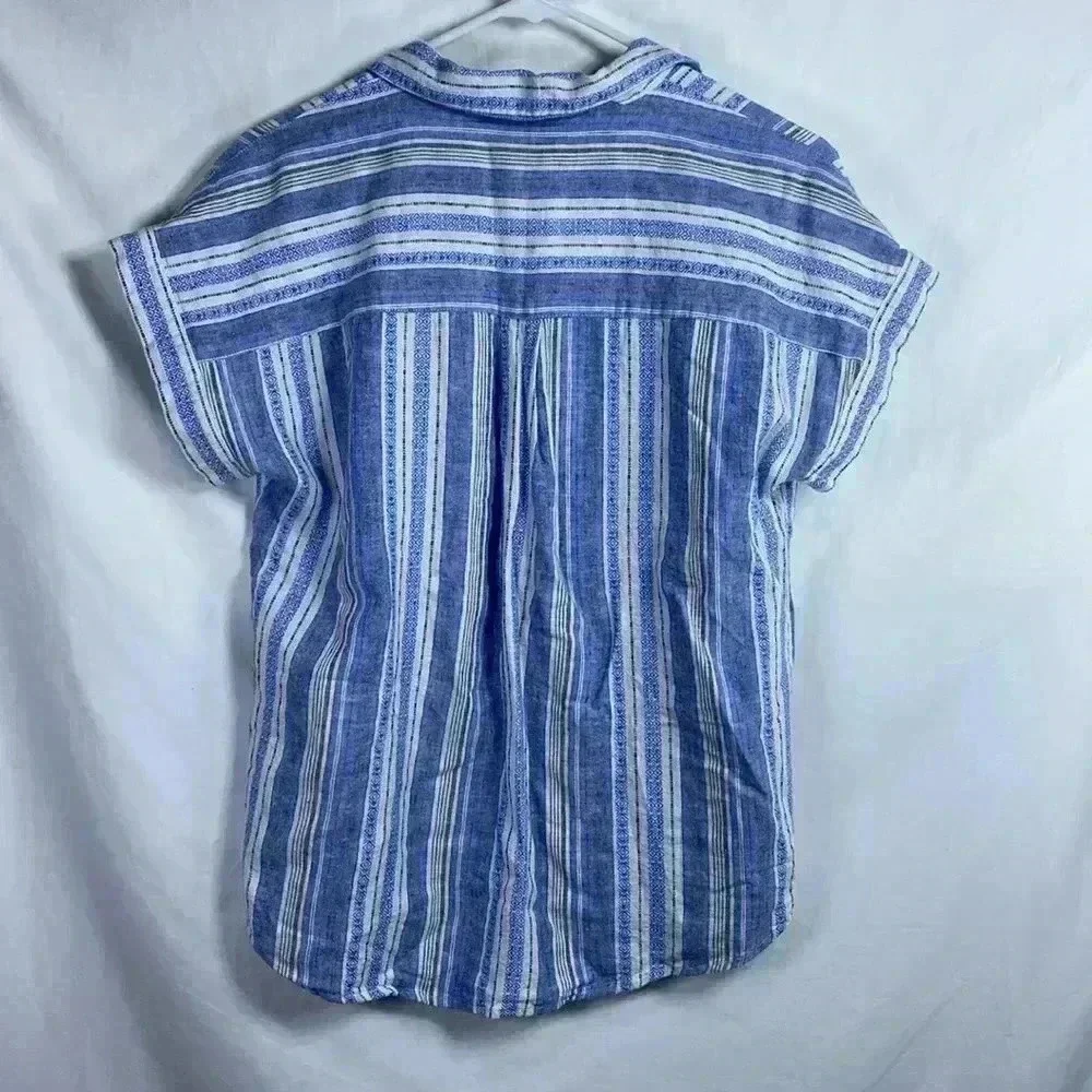 Lucky Brand Blue & White Striped Shirt Sleeve Button Up Shirt, Size Small.